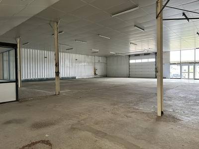Local d'activité / Entrepôt - 765 m²