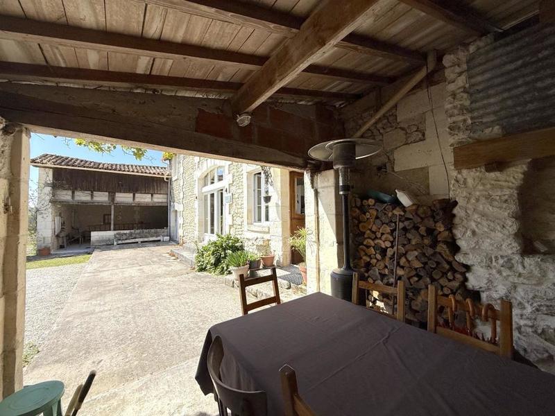 Maison - 294 m² - 10 pièces