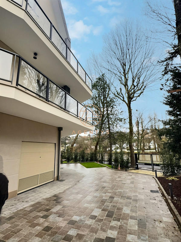 Appartement - 81 m² - 3 pièces