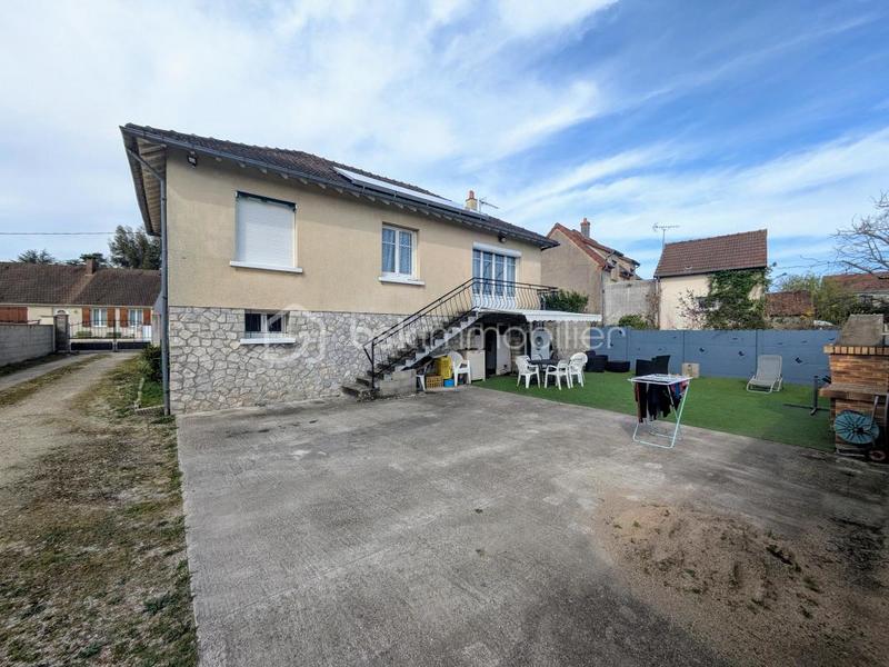 Maison traditionnelle - 96 m² - 6 pièces