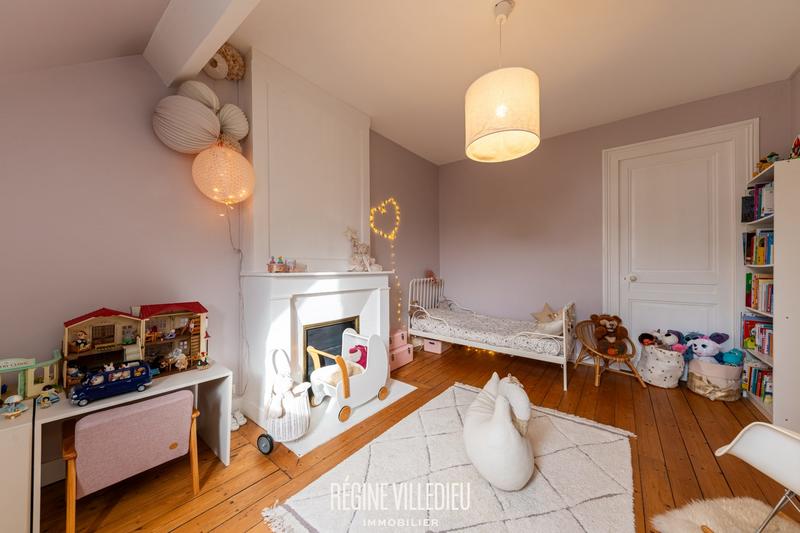 Maison - 167 m² - 8 pièces