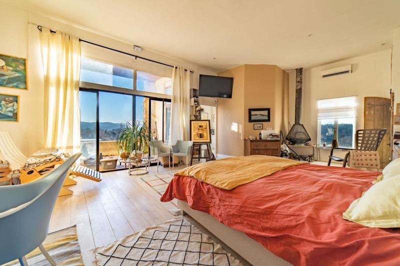 Maison - 480 m² - 13 pièces