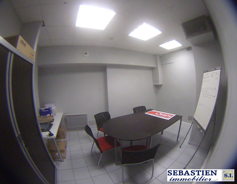 Local commercial - 76 m² - 6 pièces