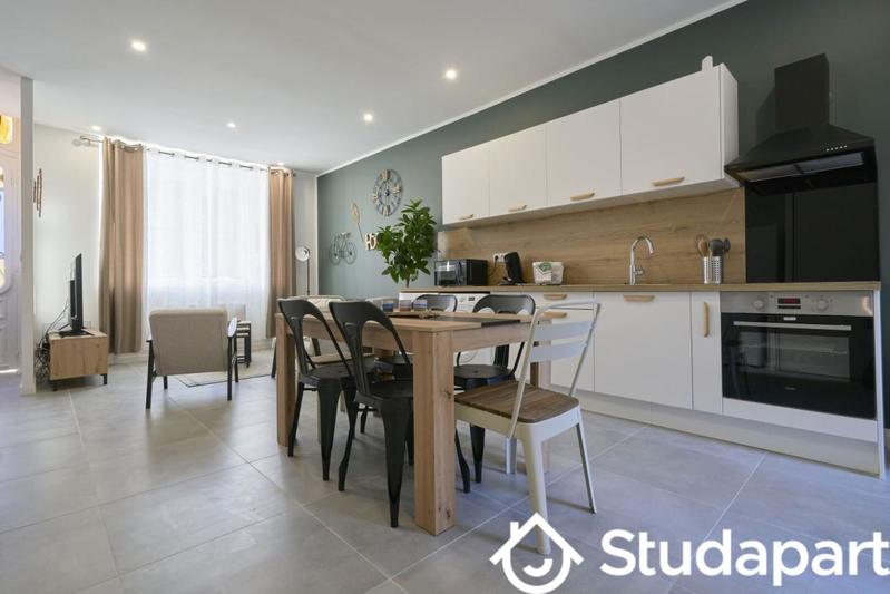 Chambre - 10 m² - 1 pièce