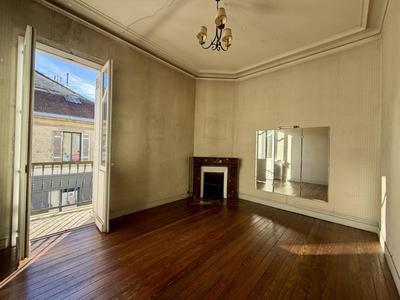 Appartement - 100 m² - 4 pièces