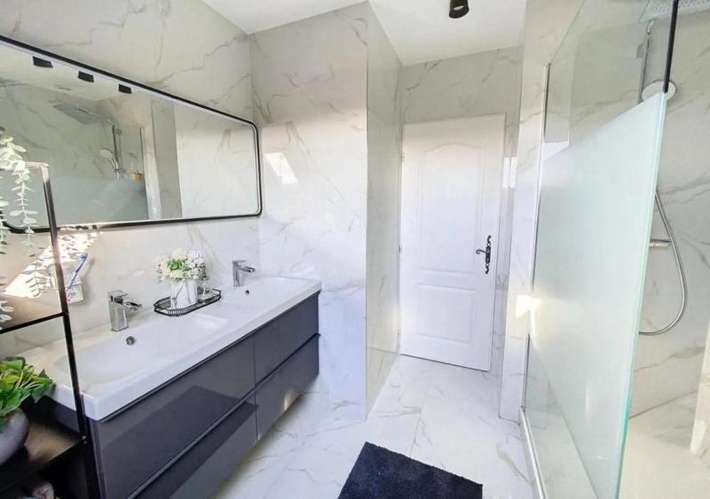 Maison - 200 m² - 6 pièces