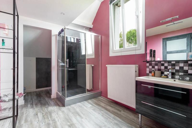 Maison - 280 m² - 10 pièces