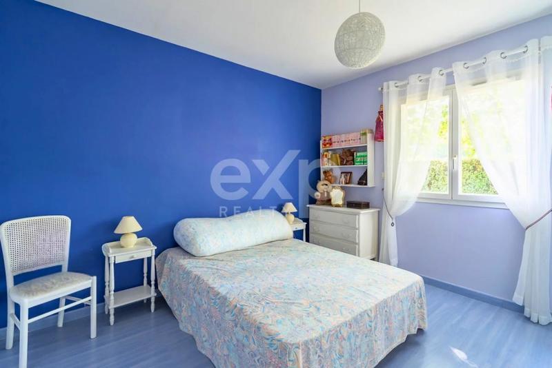 Maison - 295 m² - 12 pièces