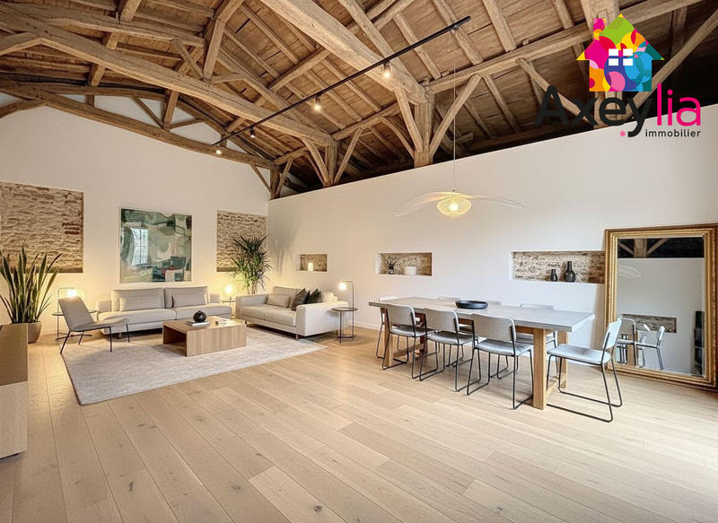 Maison - 300 m² - 3 pièces