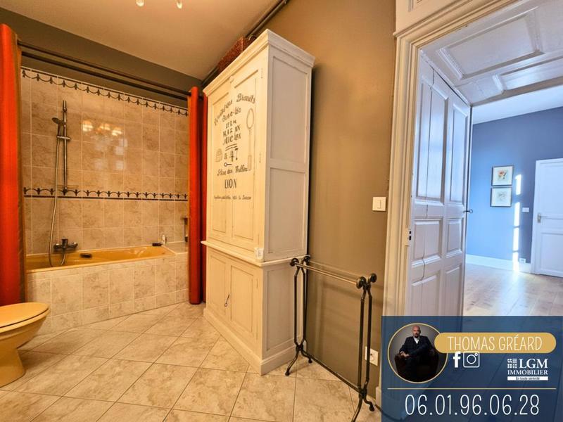 Château - 265 m² - 6 pièces