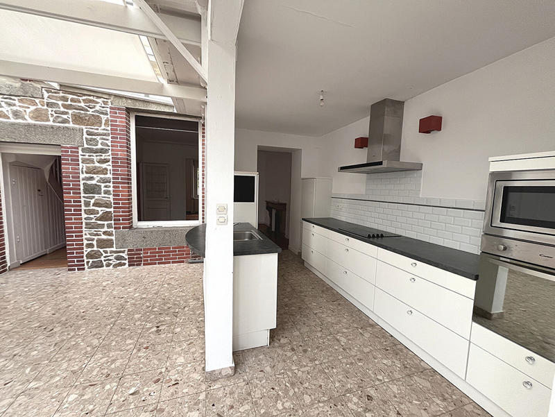 Maison - 175 m² - 8 pièces