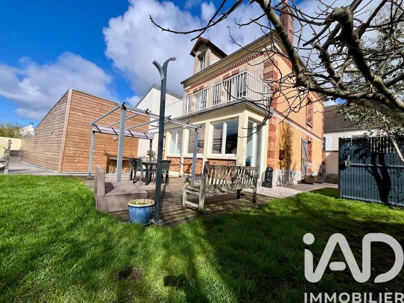 Maison - 172 m² - 10 pièces