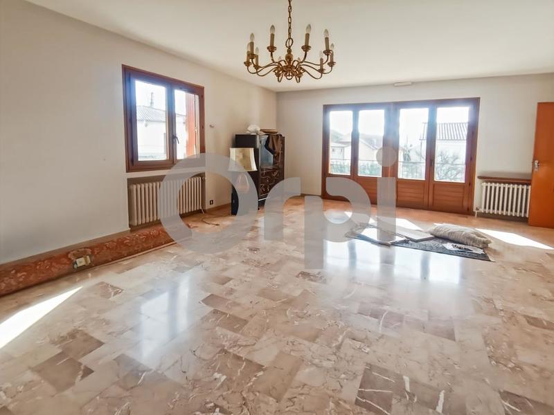 Maison - 161 m² - 5 pièces