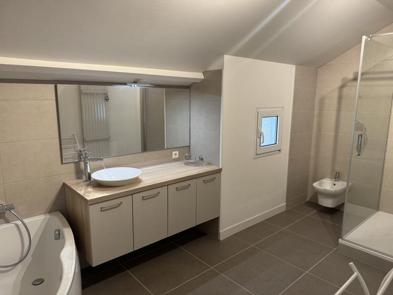 Maison - 260 m² - 7 pièces