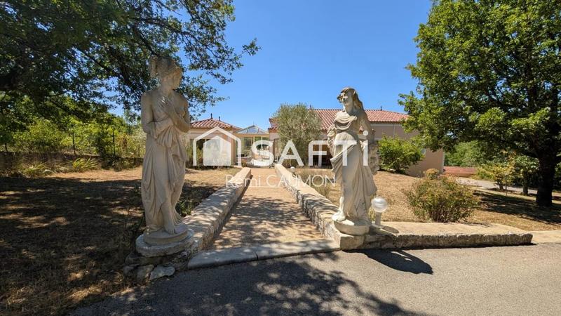 Maison - 217 m² - 9 pièces