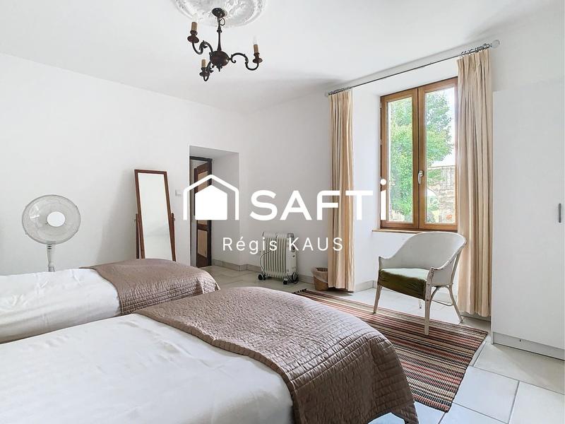 Maison - 296 m² - 12 pièces