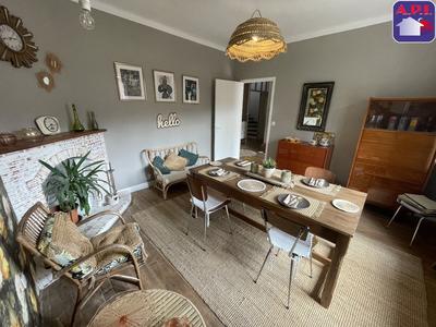 Maison - 186 m² - 8 pièces