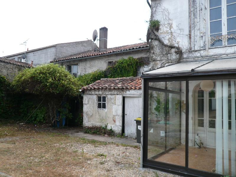 Maison - 261 m² - 12 pièces