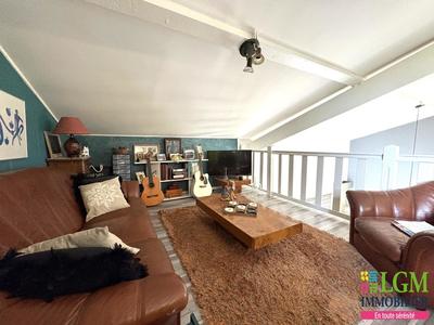 Maison - 2 450 m² - 2 pièces