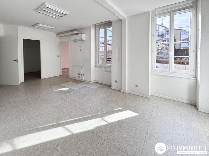 Local commercial - 137 m² - 6 pièces