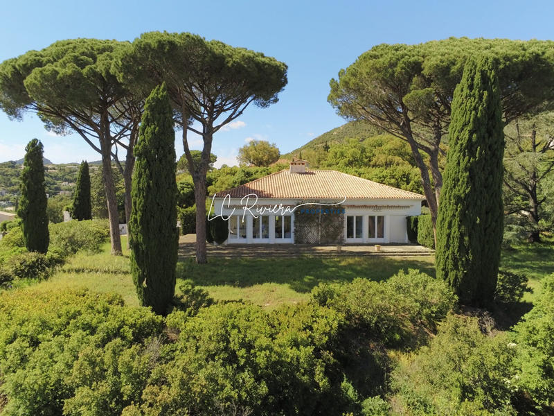 Villa - 250 m² - 7 pièces