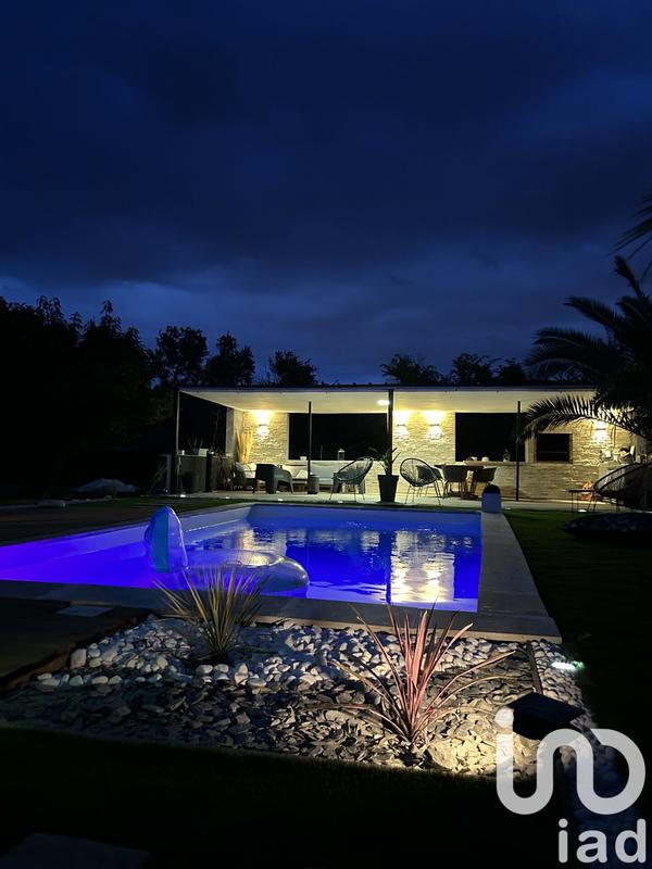 Maison - 214 m² - 8 pièces