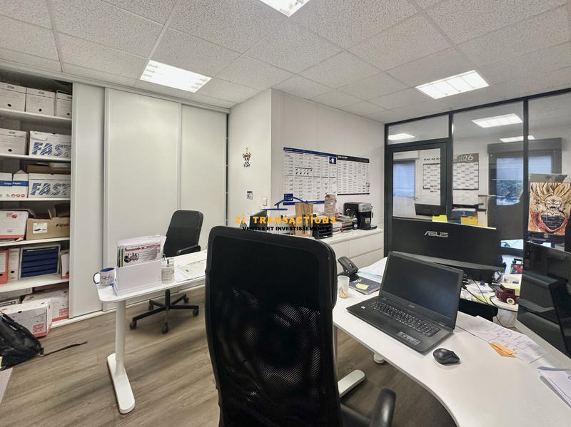 Local d'activités - 267 m²