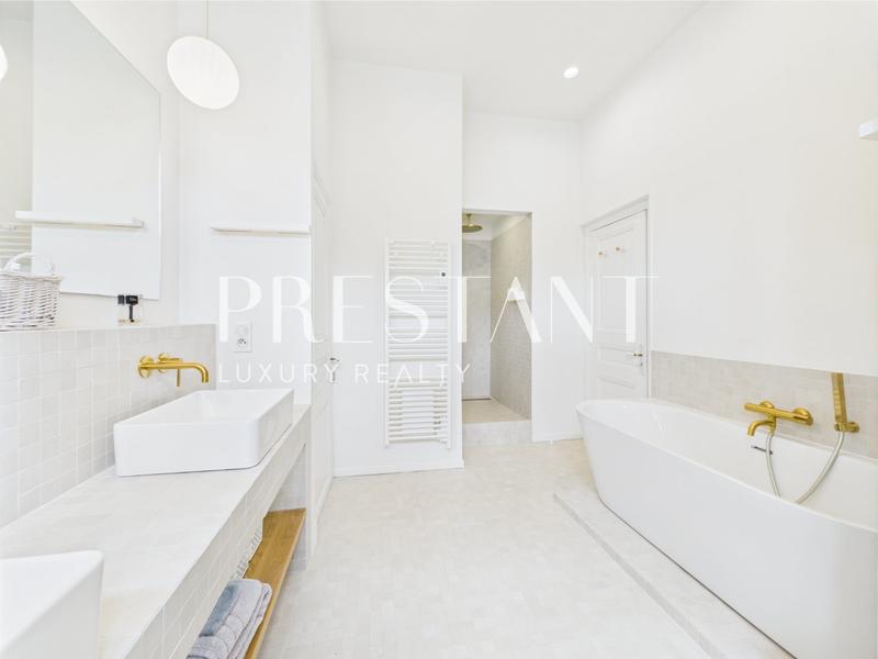 Appartement - 150 m² - 4 pièces