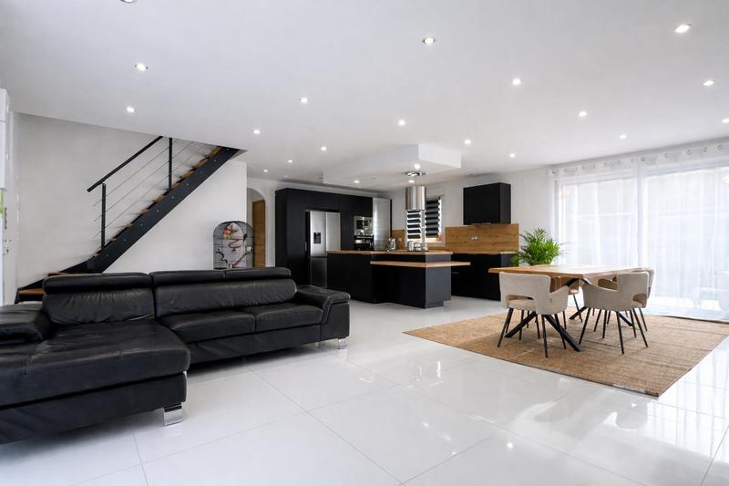 Maison traditionnelle - 148 m² - 6 pièces