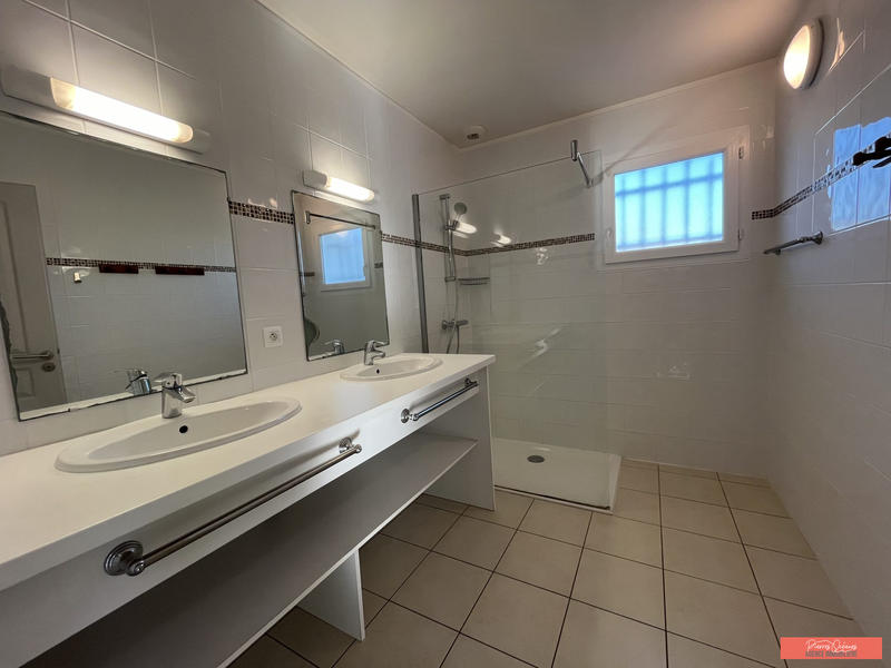 Maison - 93 m² - 4 pièces