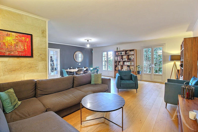 Maison - 157 m² - 8 pièces