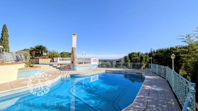 Villa - 158 m² - 6 pièces