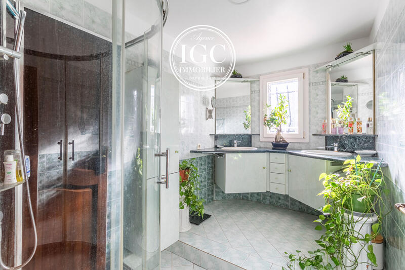 Maison - 101 m² - 5 pièces