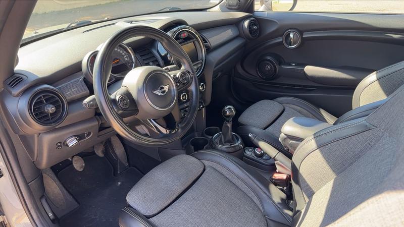 Mini Cabrio Mini Cabriolet F56 1.5 Cooper 136 Red Hot Chilli