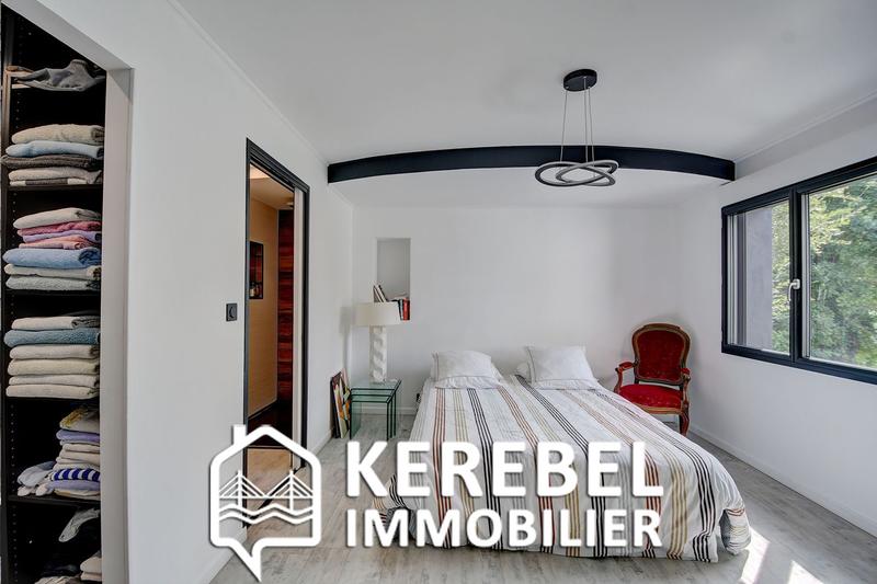 Maison - 230 m² - 7 pièces