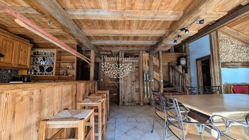 Châlet - 199 m² - 6 pièces