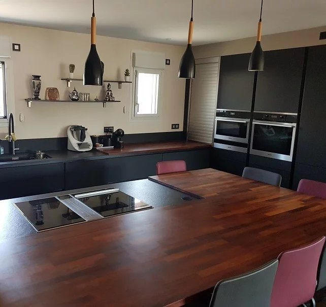 Maison - 268 m² - 7 pièces