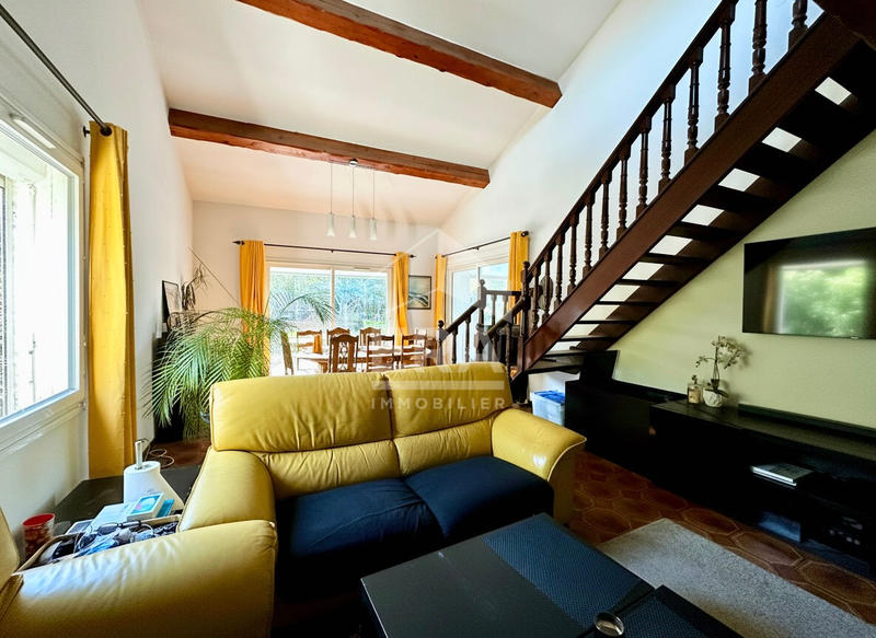 Maison - 235 m² - 8 pièces