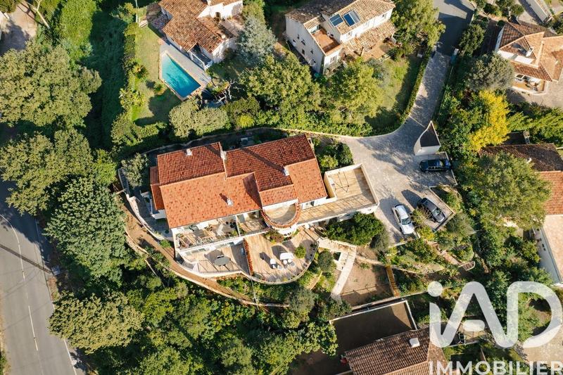 Appartement - 106 m² - 4 pièces