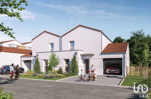 Maison - 99 m² - 5 pièces