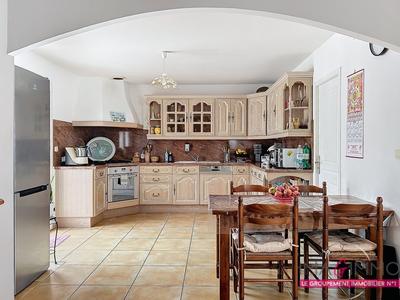 Villa - 171 m² - 8 pièces