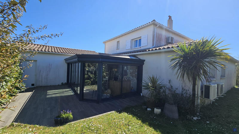 Maison contemporaine - 188 m² - 5 pièces