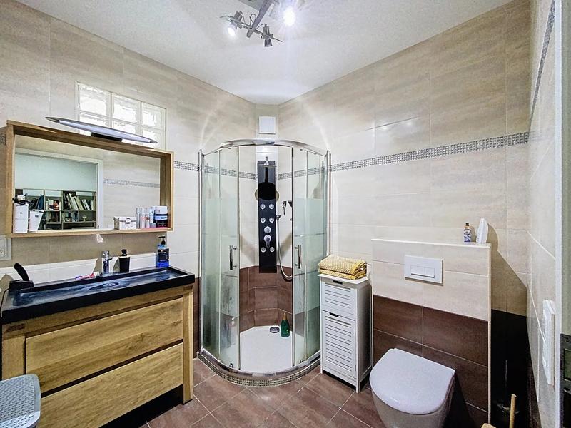 Maison - 265 m² - 7 pièces