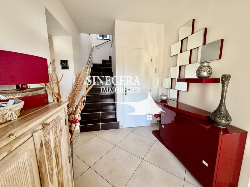 Maison - 224 m² - 9 pièces