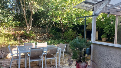 Villa - 100 m² - 5 pièces