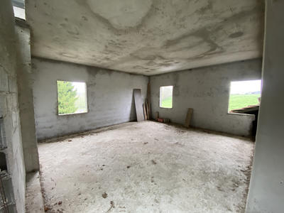 Maison - 230 m² - 8 pièces