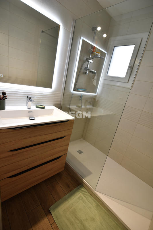 Maison - 104 m² - 6 pièces