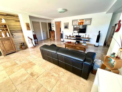 Villa - 100 m² - 3 pièces