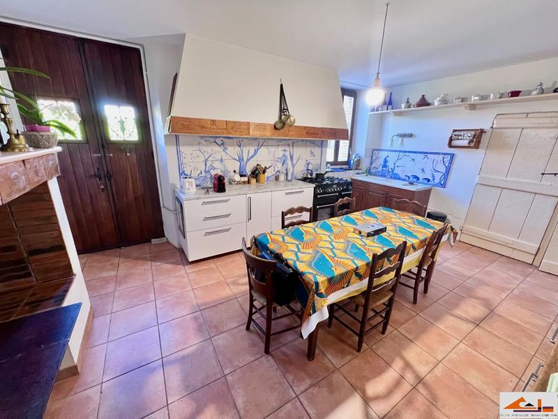 Maison - 380 m² - 8 pièces