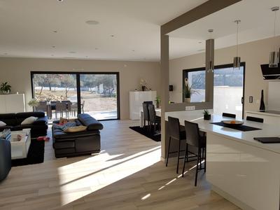 Maison traditionnelle - 150 m² - 6 pièces